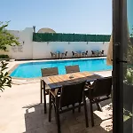 M Ξενοδοχείο με διαμερίσματα