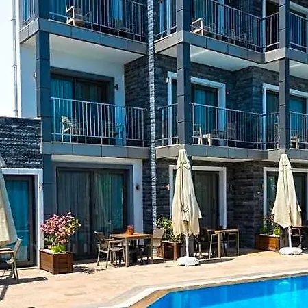 M Apartmanhotel 3*